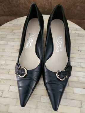 Salvatore Ferragamo black leather pumps size 8.5